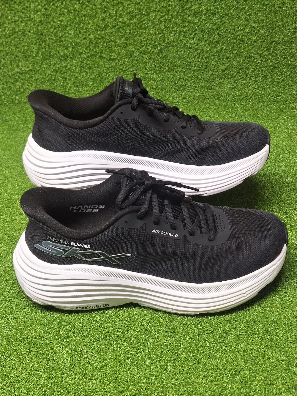 Skechers Max Cushioning Endeavour Womens Size 9 Black Running Shoes Sneakers